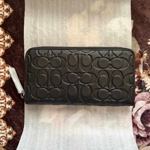 COACH Embossed Signature Leather Accordion Black Gunmetal Zip Around Wallet NWT - Picture 3 of 12
